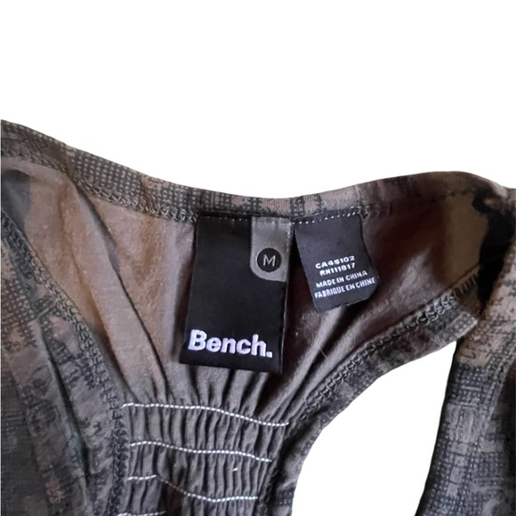 Tank top, Bench - Picture 2 of 3